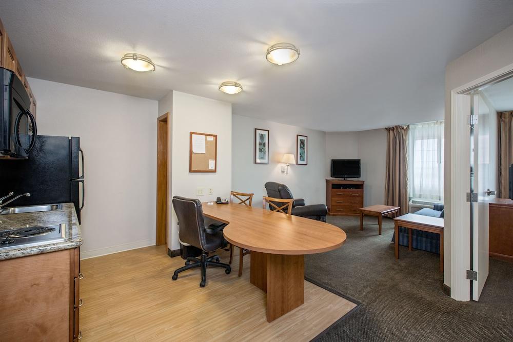 Candlewood Suites Perrysburg by IHG photo 7