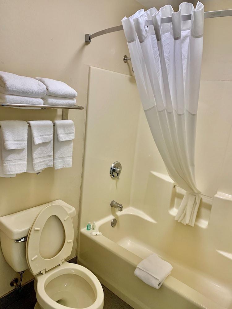 Quality Inn Seneca Clemson Area US-123 photo 26