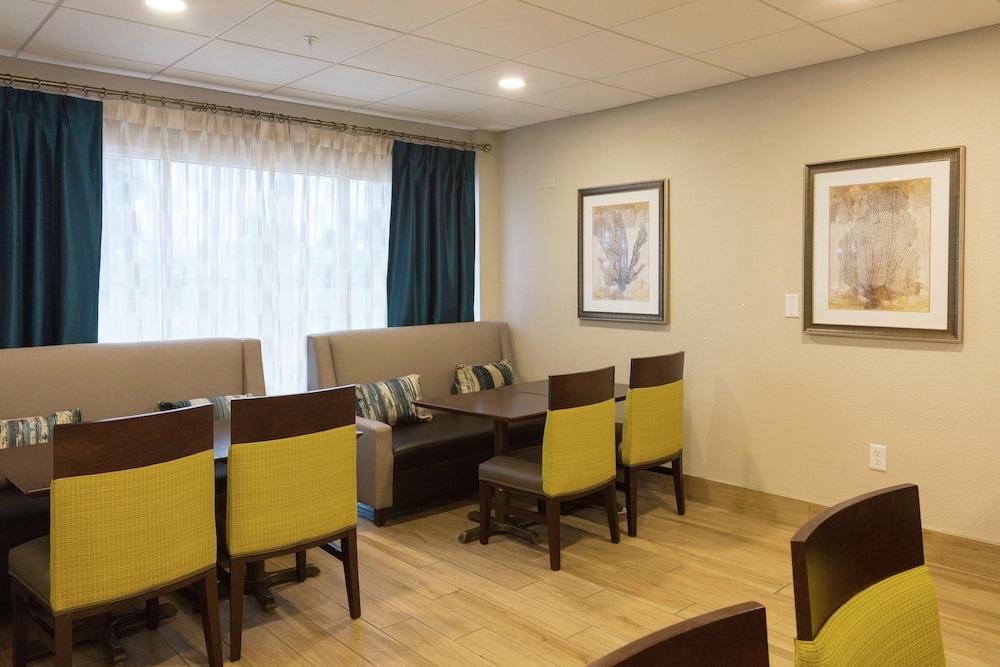 Hampton Inn St. Augustine Beach photo 41
