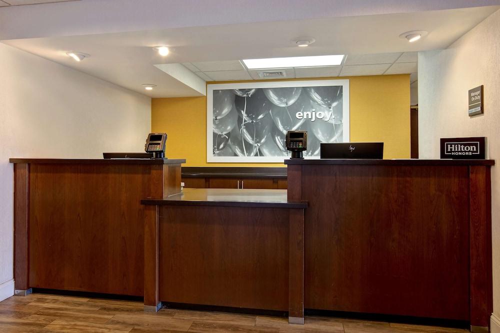 Hampton Inn Ft. Wayne-Southwest photo 2
