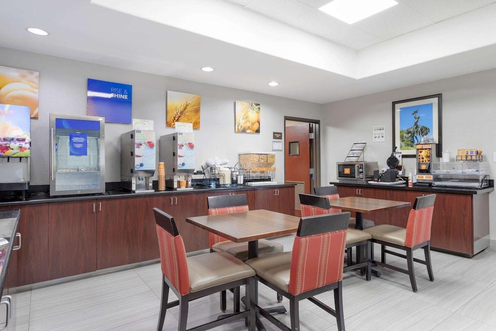 Comfort Inn Orange I-10 photo 27