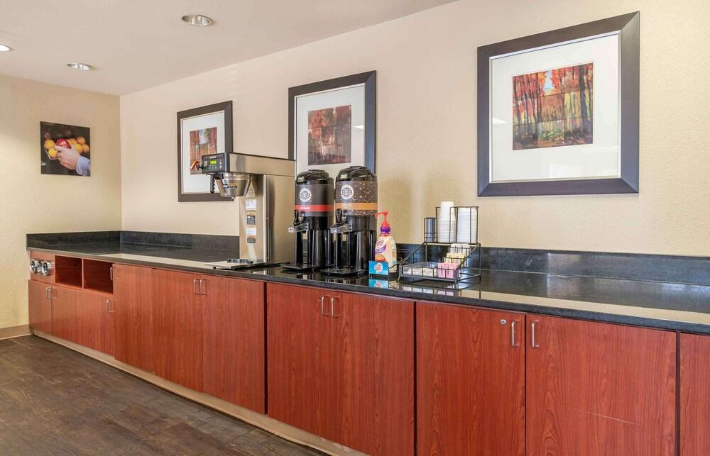 Extended Stay America Suites Indianapolis Northwest I465 photo 27
