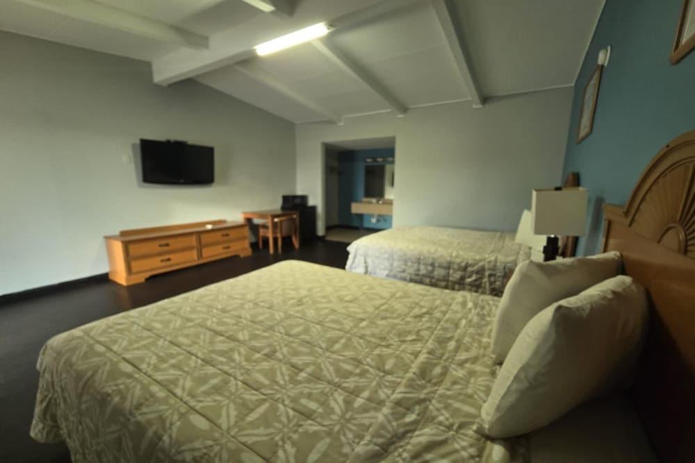 Luxury Inn & Suites and RV Park photo 4