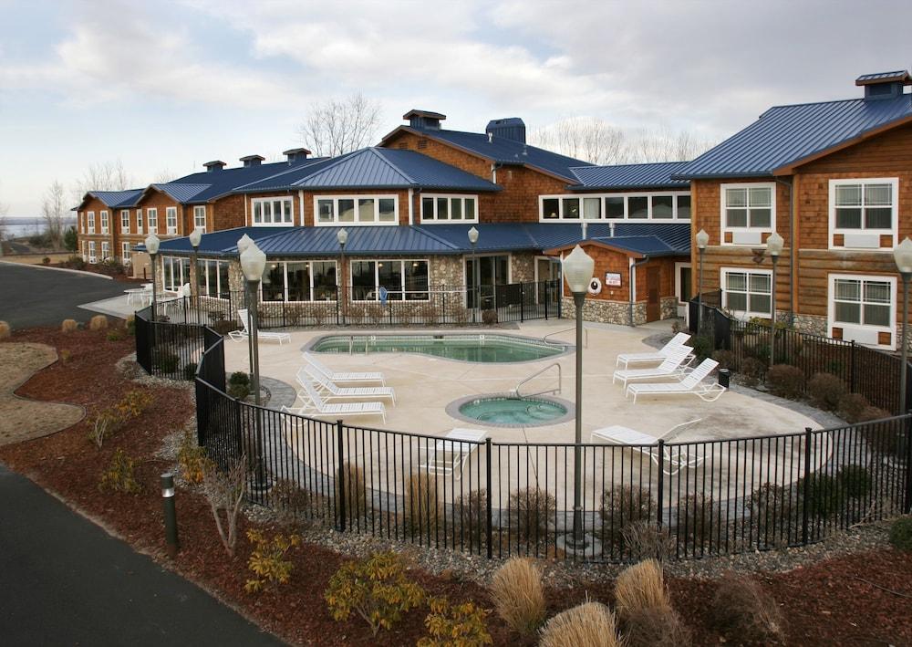 River Lodge And Grill photo 53