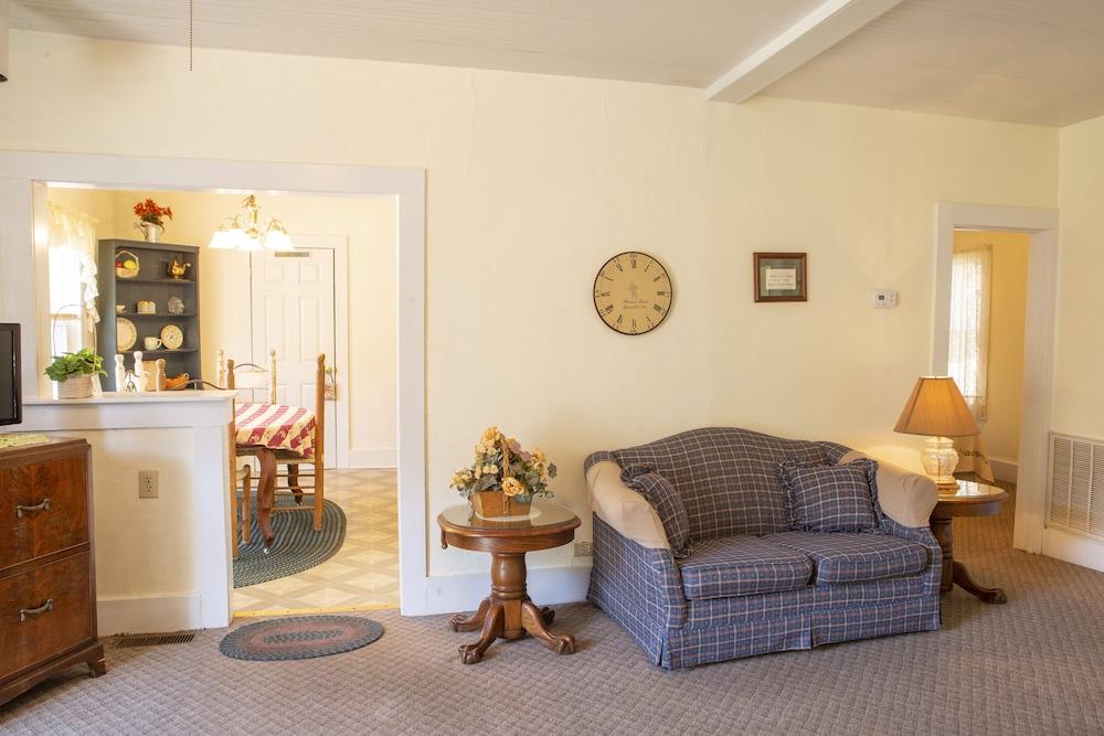 The Chimney Rock Inn & Cottages photo 37