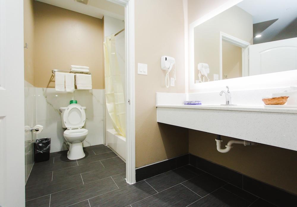 Budget Host Inn and Suites photo 22