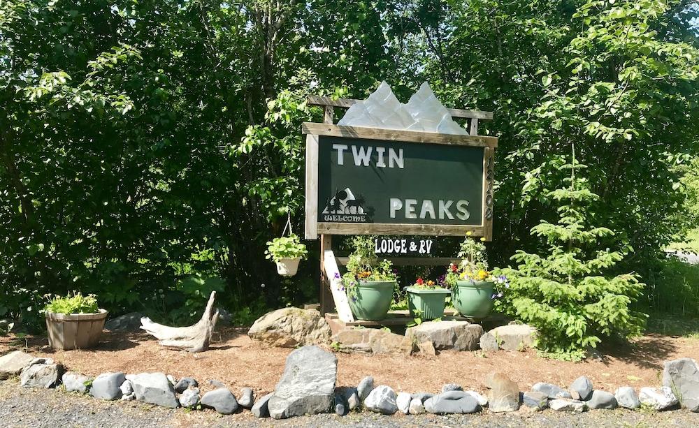 Twin Peaks Lodge and RV Park photo 50