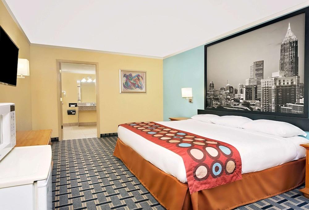 Super 8 by Wyndham Cartersville photo 2