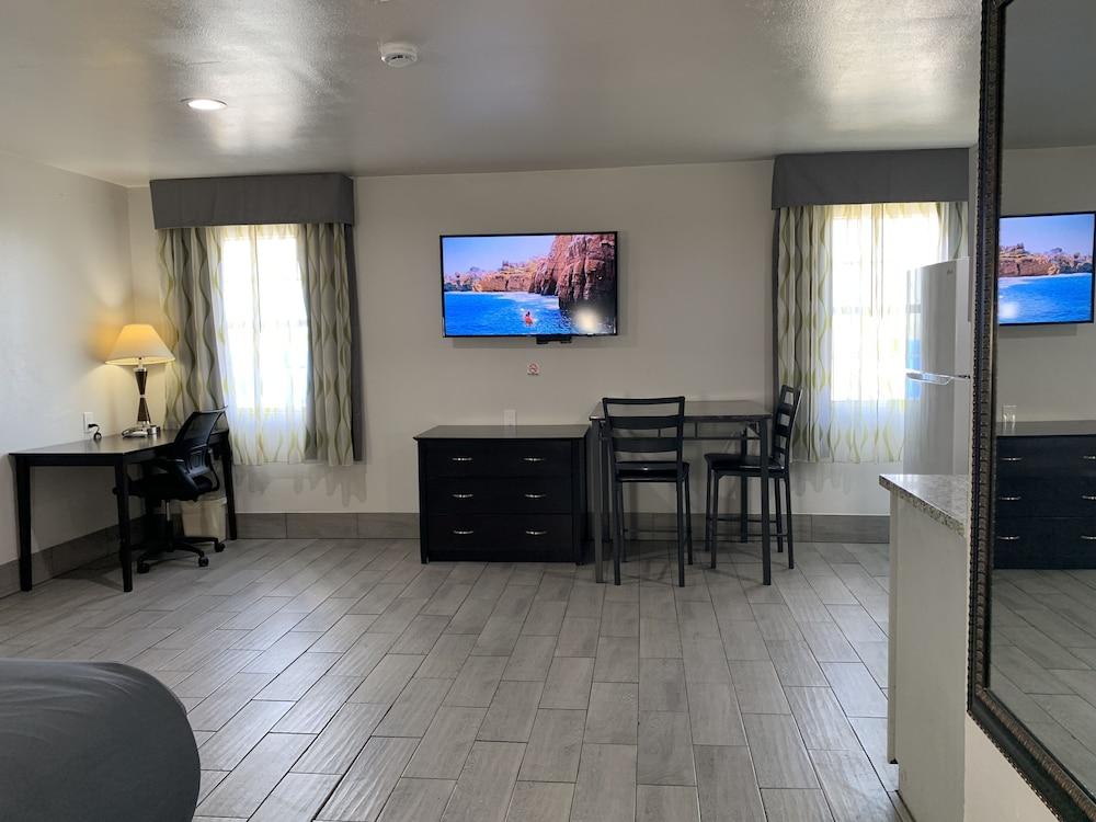 Days Inn by Wyndham Sulphur Springs photo 17