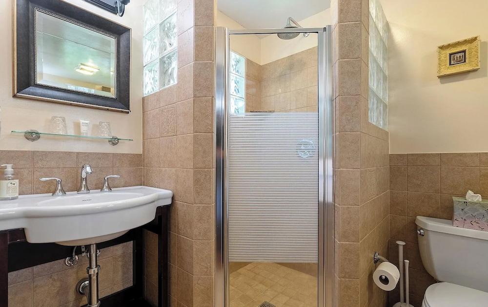 The Foster Harris House photo 9
