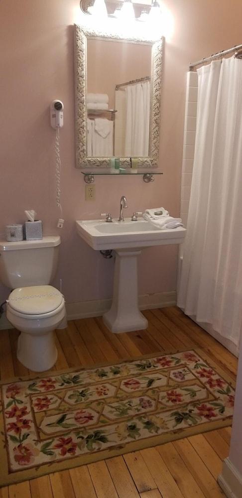 Downtown Guest Quarters Hotel photo 12