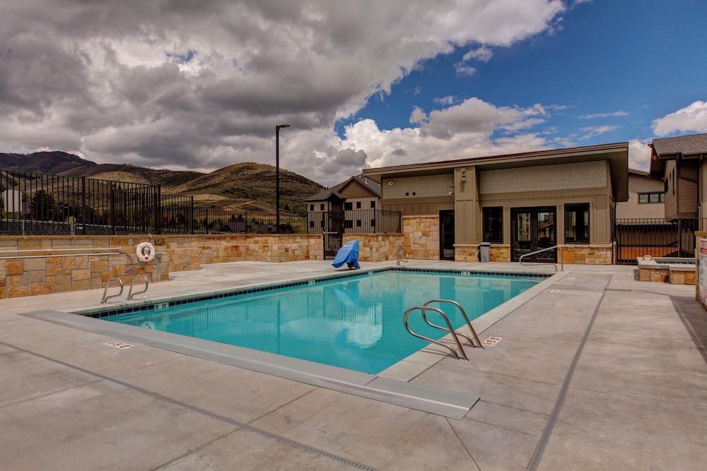 The Residences at Blackstone photo 15