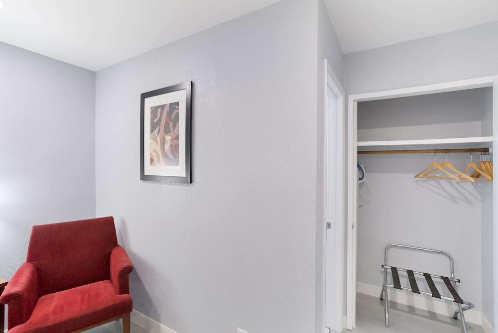Quality Inn Redding near I-5 photo 8