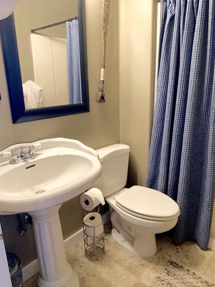 Ocean House Inn & Condos photo 18