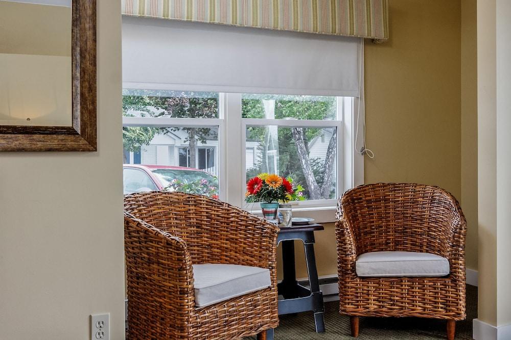 Glen Cove Inn & Suites photo 15