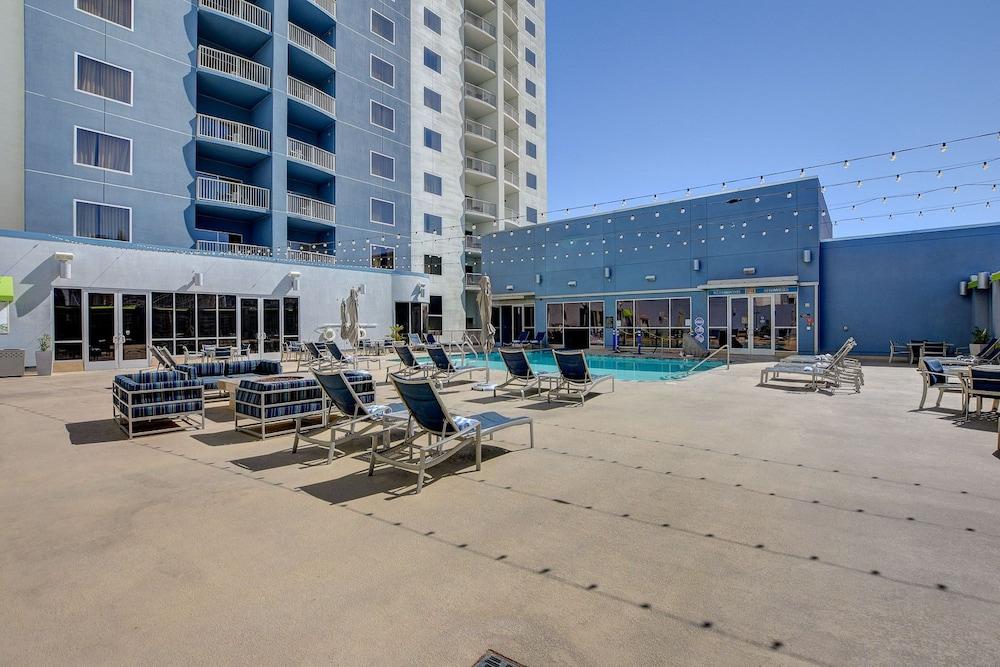 Sapphire Skyline Premium Suite photo 20