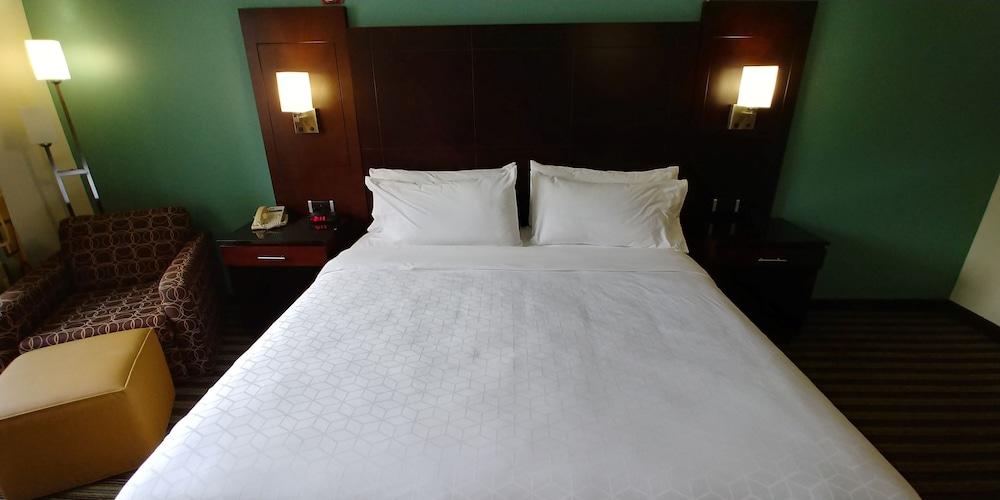 Holiday Inn Express West Point by IHG photo 7