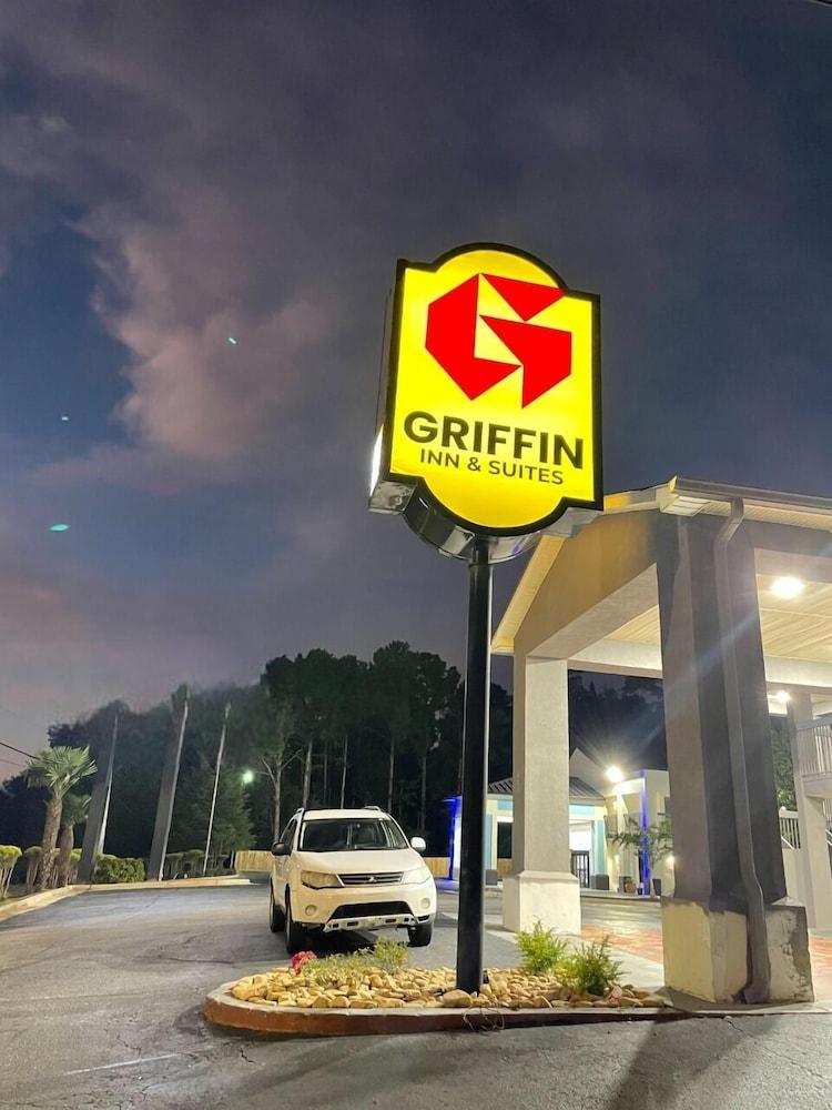 Griffin Inn and Suites photo 1