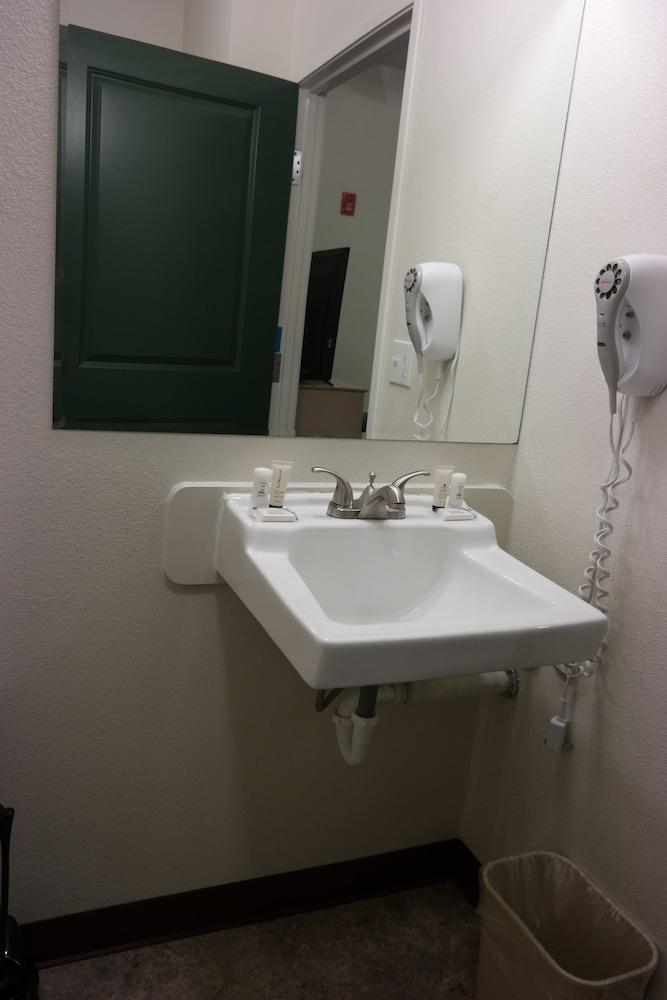Sitka Hotel and Restaurant photo 4