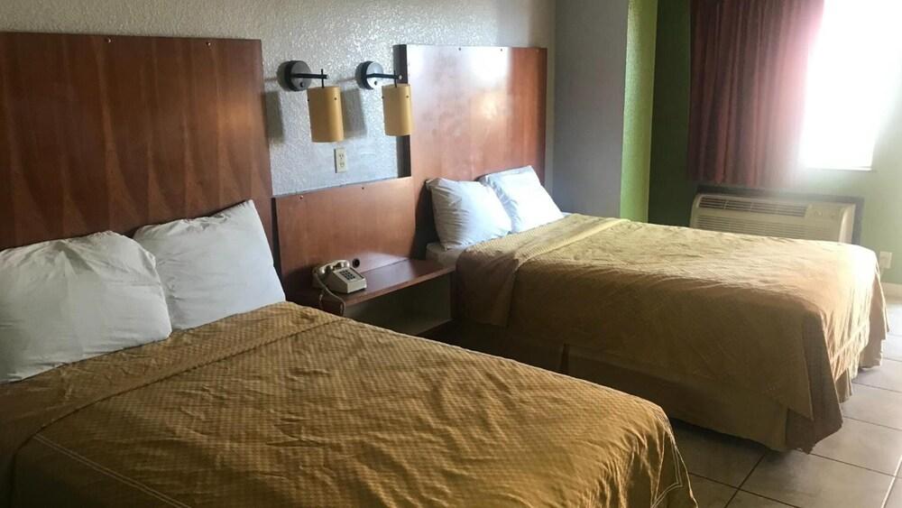 Day N Night Inn photo 16