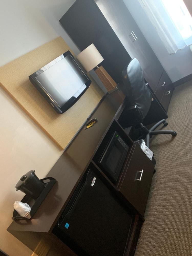 Cresthaven Inn JFK photo 54