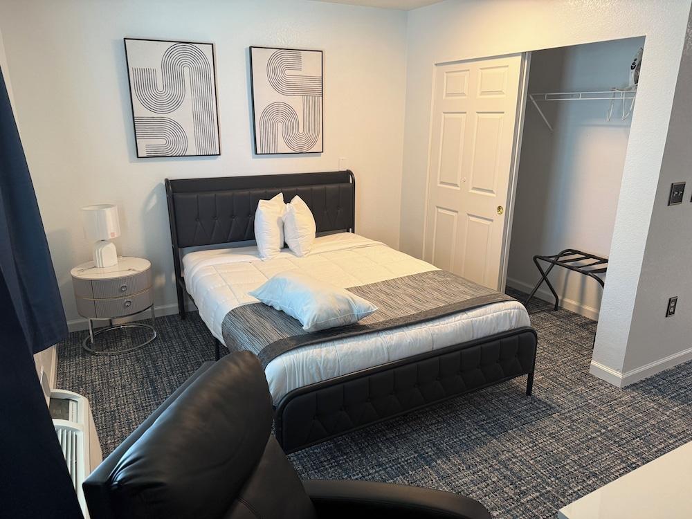 The Enchanted Suites & Residence photo 13