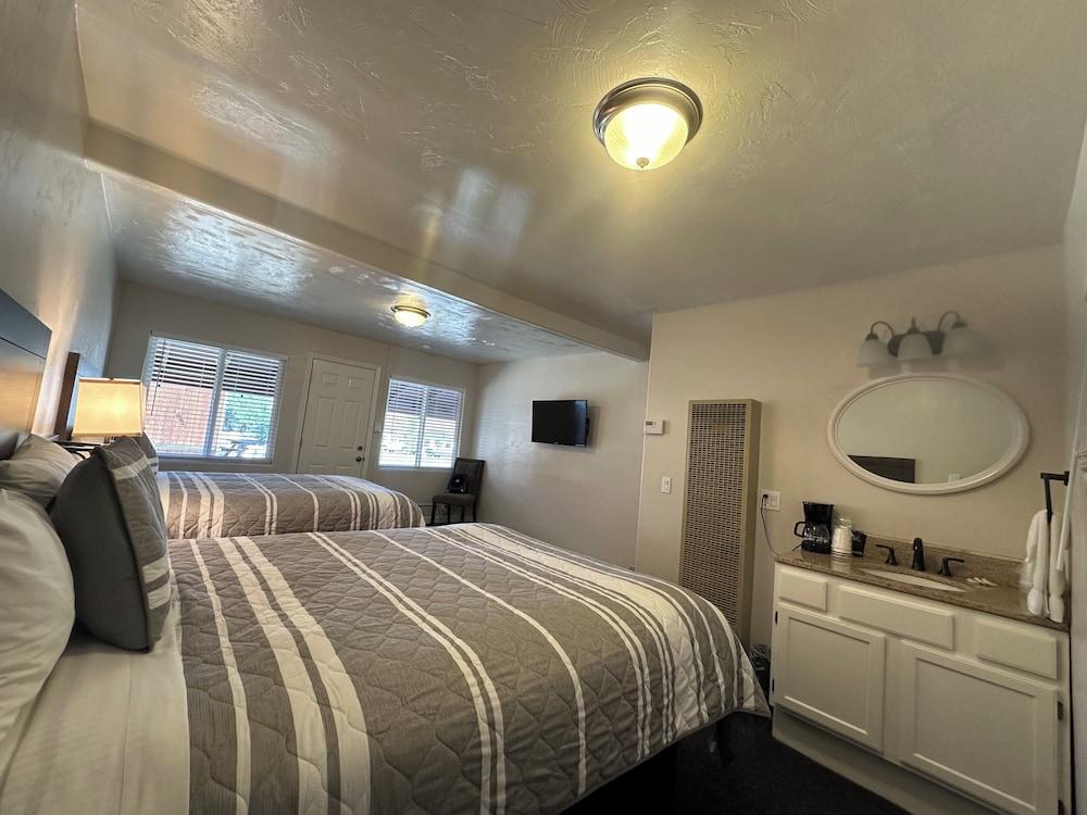 Lee Vining Motel photo 9