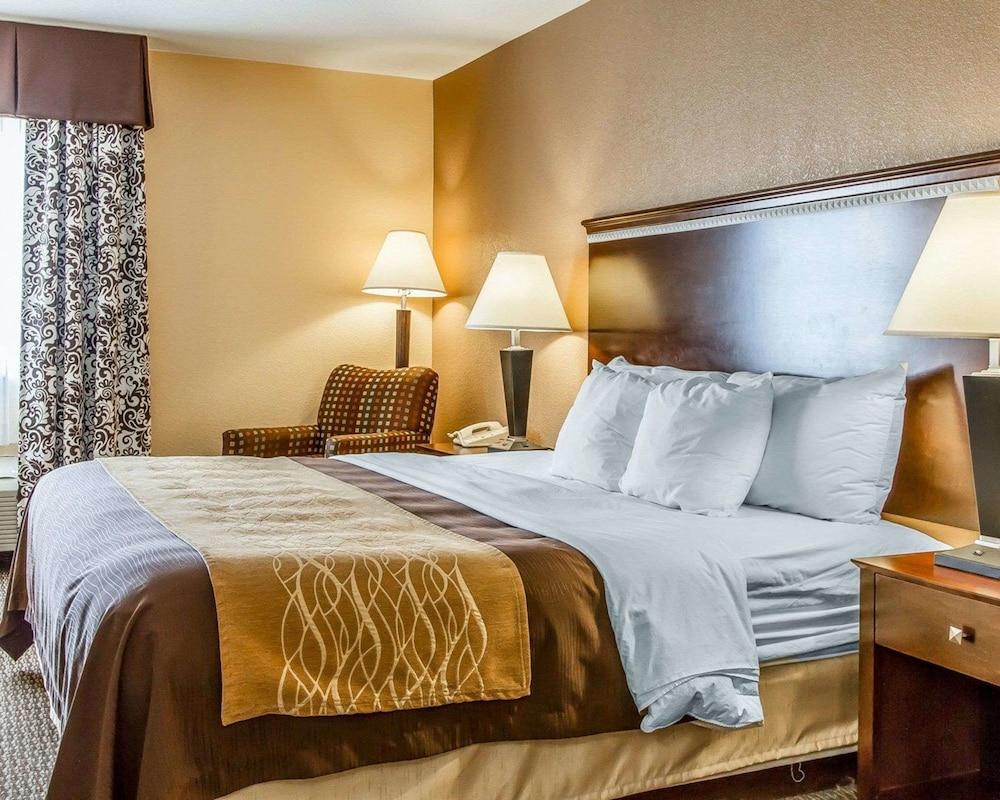 Quality Inn & Suites Mount Pleasant photo 18