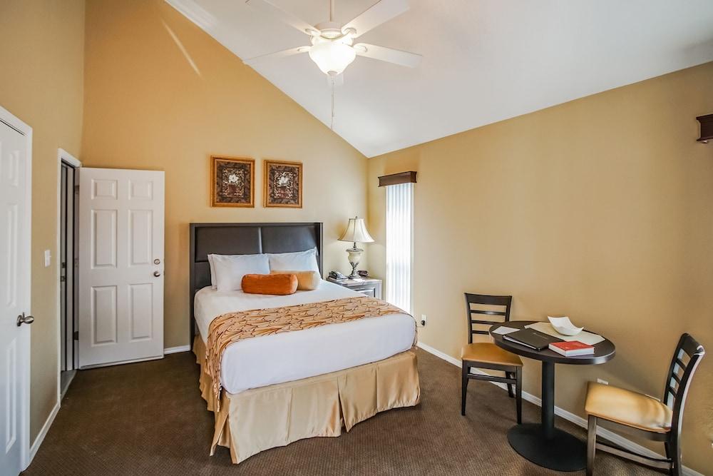 The Townhouses photo 4