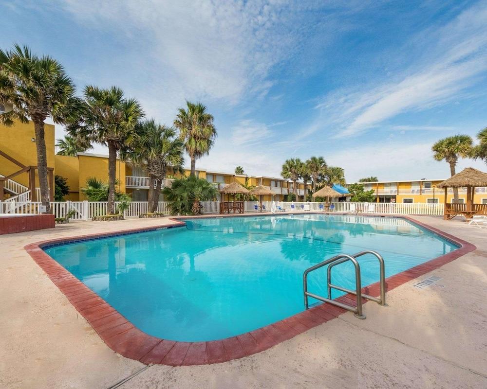 Quality Inn & Suites Corpus Christi Beachside photo 6