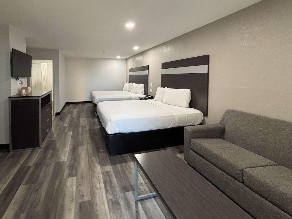 Motel 6 La Porte, TX photo 3