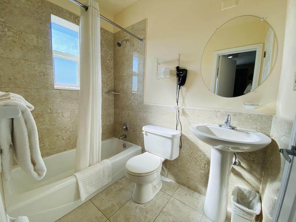 A1A Super Inn photo 16