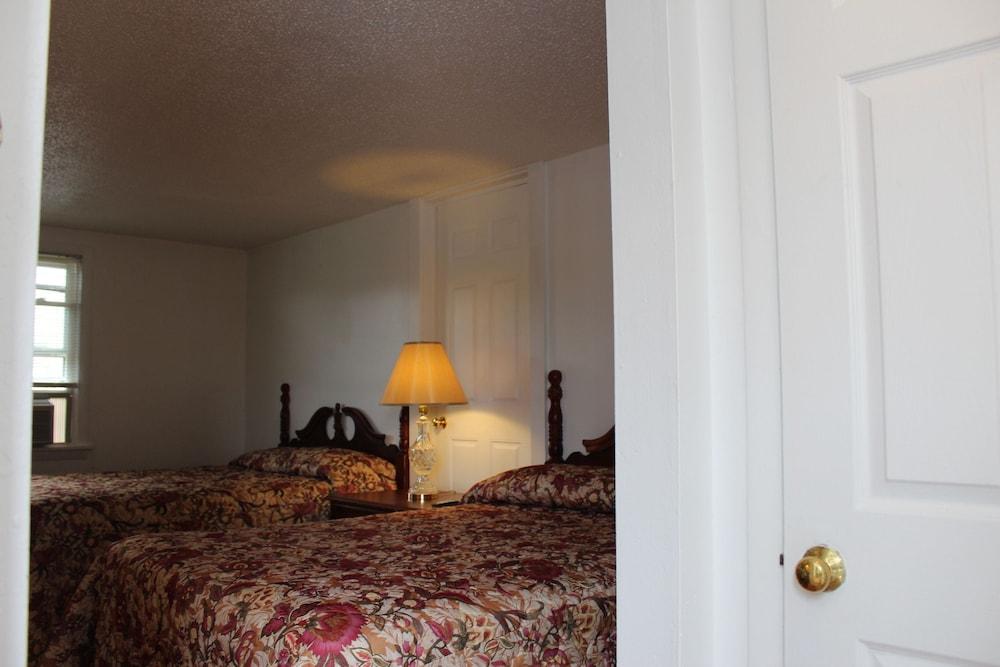 Oceanside Motel photo 30
