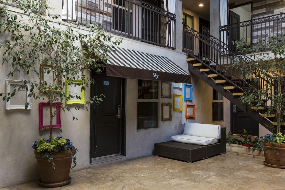 L.A. Sky Boutique Hotel photo 24