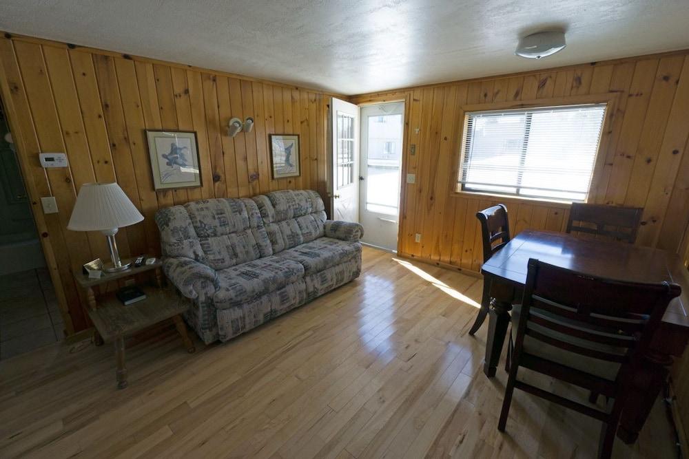 Crystal Lake Resort photo 20