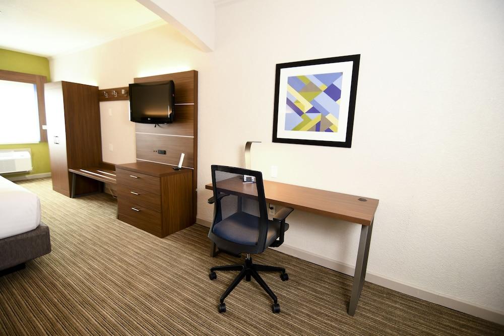Holiday Inn Express Hotel & Stes Port Clinton-Catawba Island by IHG photo 40