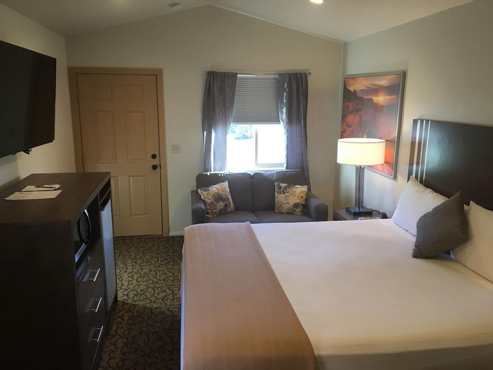 Mountain Ridge Cabins and Lodging photo 70