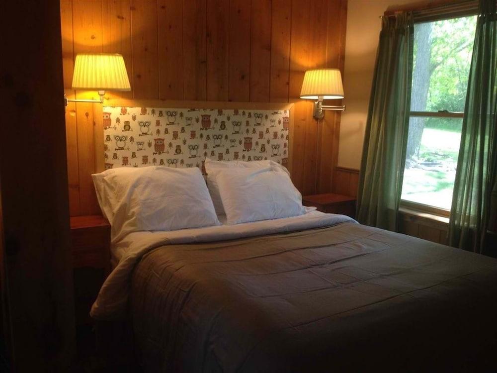 Hilltop Cabins and Motel photo 3