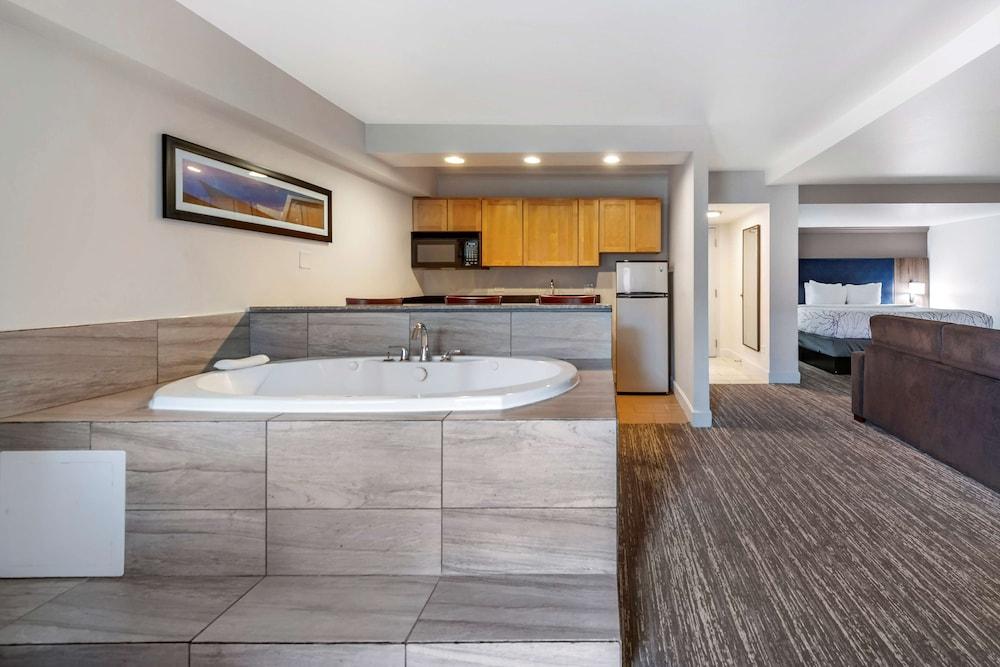 Best Western Premier Denver East photo 29