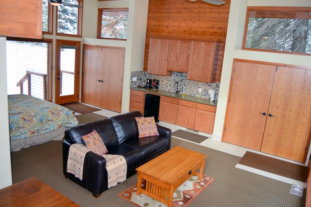Montecito Sequoia Lodge photo 7
