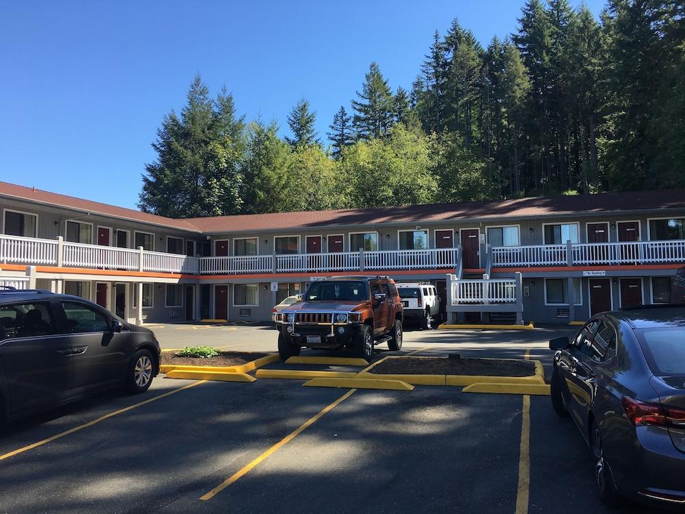 Belfair Motel photo 34