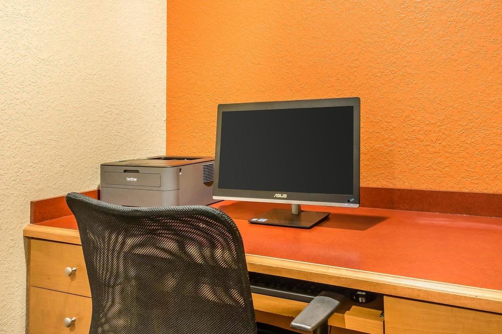 Sleep Inn and Suites - Ocala / Belleview photo 46