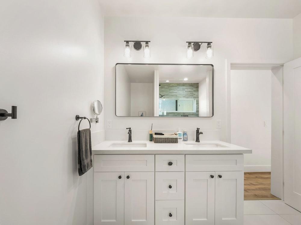 Rise Suites Oceanside photo 40