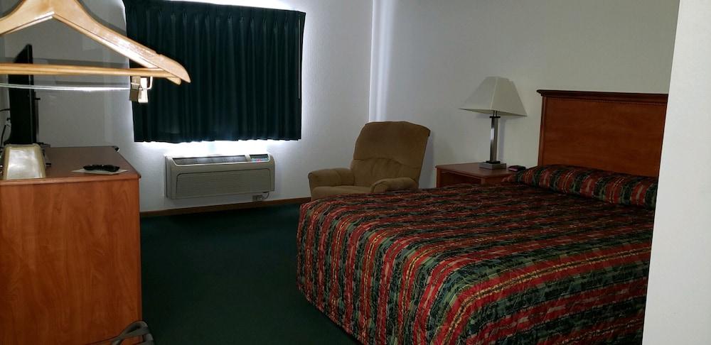 Carrington Inn & Suites photo 14