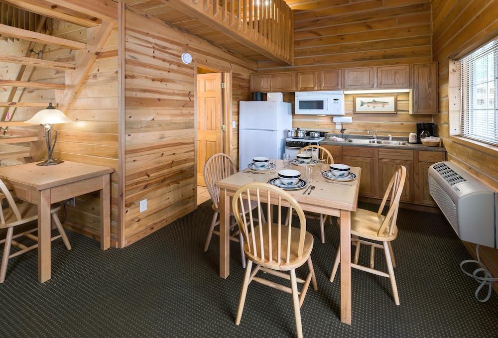 Rock Crest Lodge And Cabins photo 23