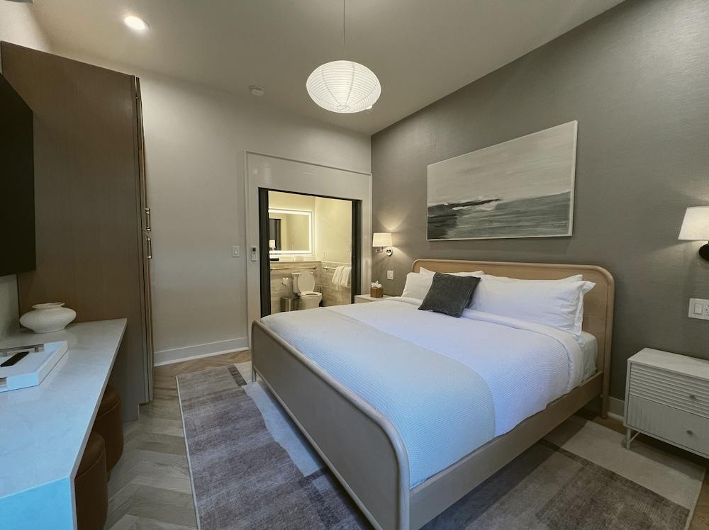 Garden District Hotel photo 6