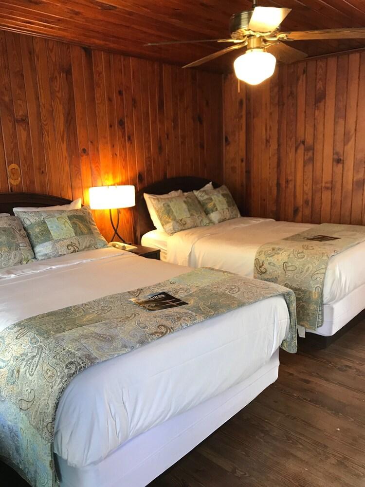 The Riverside Lodge at Chimney Rock photo 60