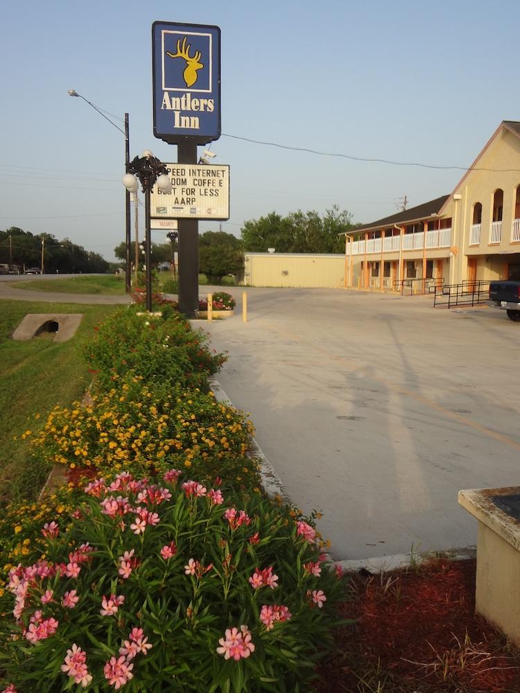Antlers Inn photo 20