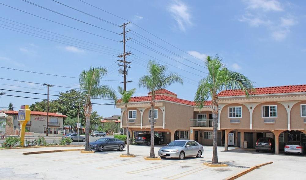 Orange Tustin Inn photo 26