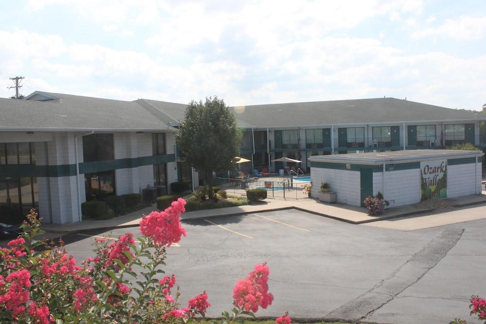 Ozark Valley Inn photo 46